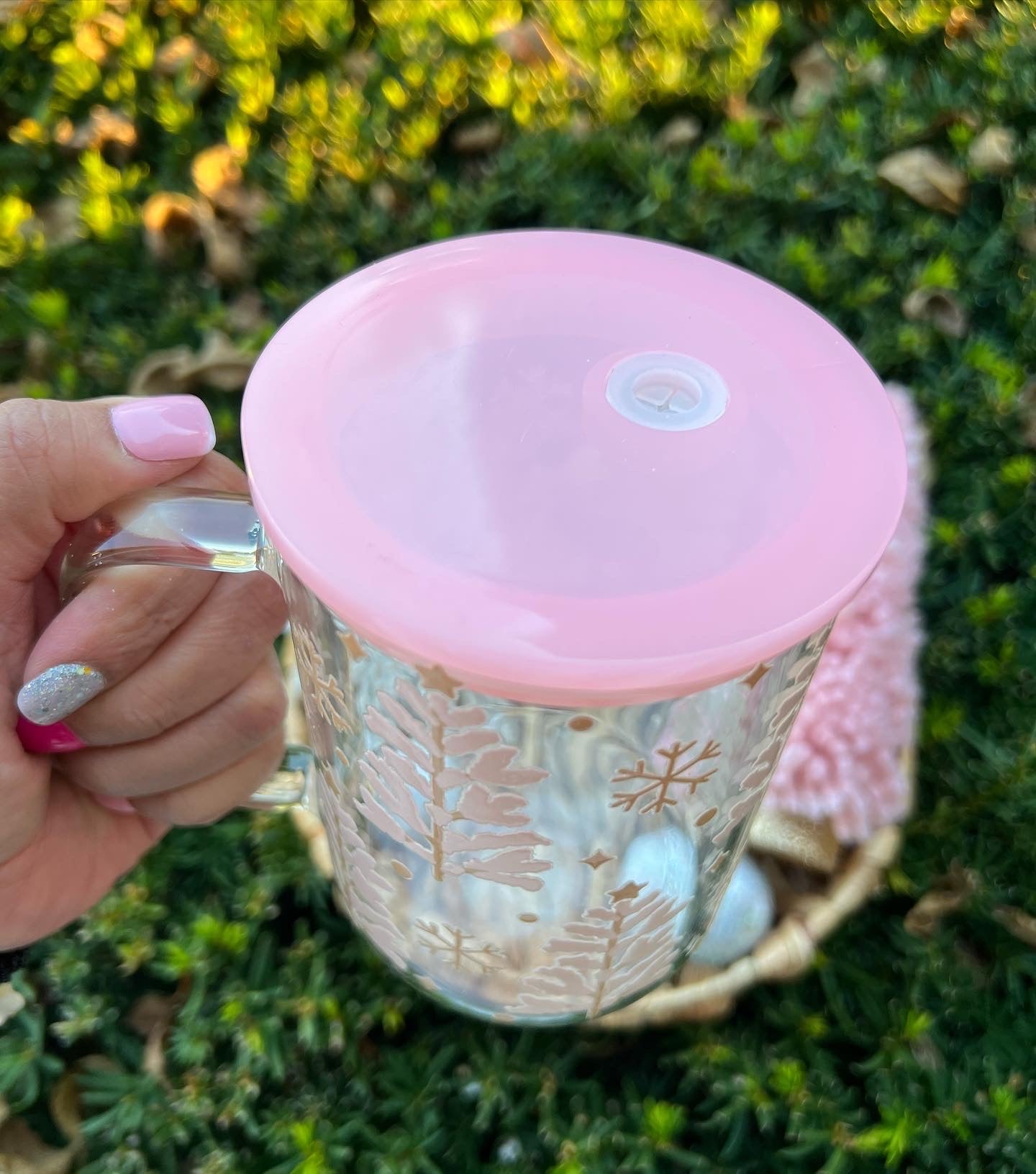 Pink Christmas trees Glass mug