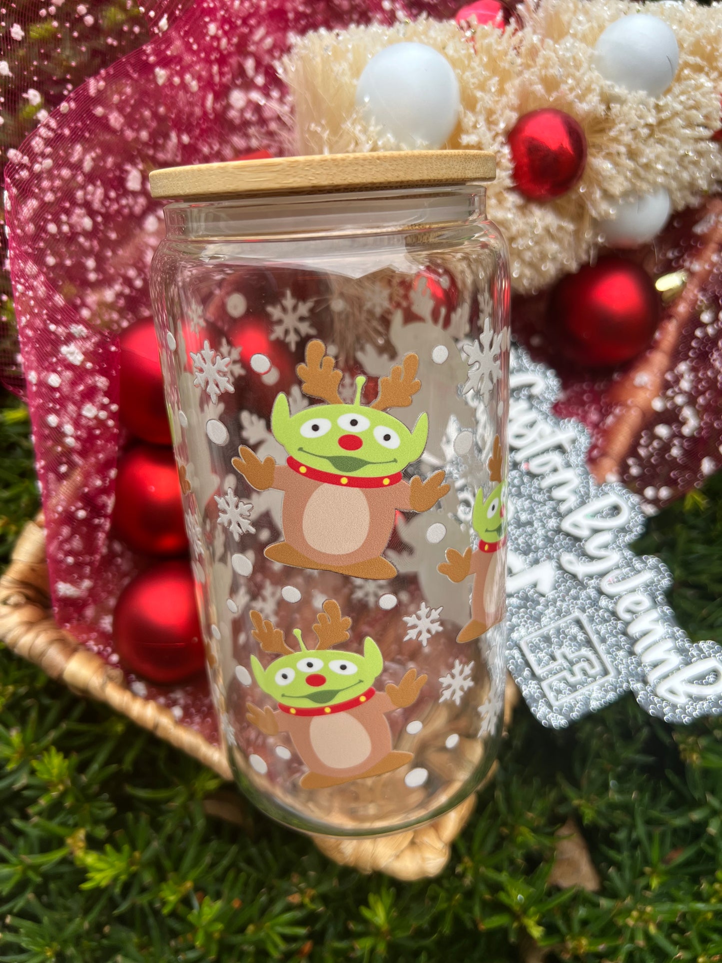 Alien Christmas Glass cup