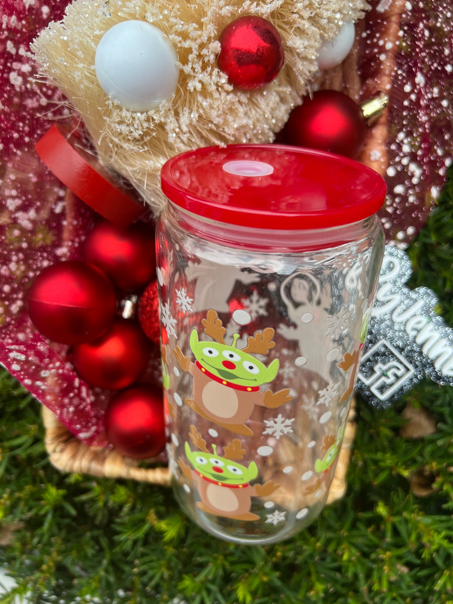 Alien Christmas Glass cup