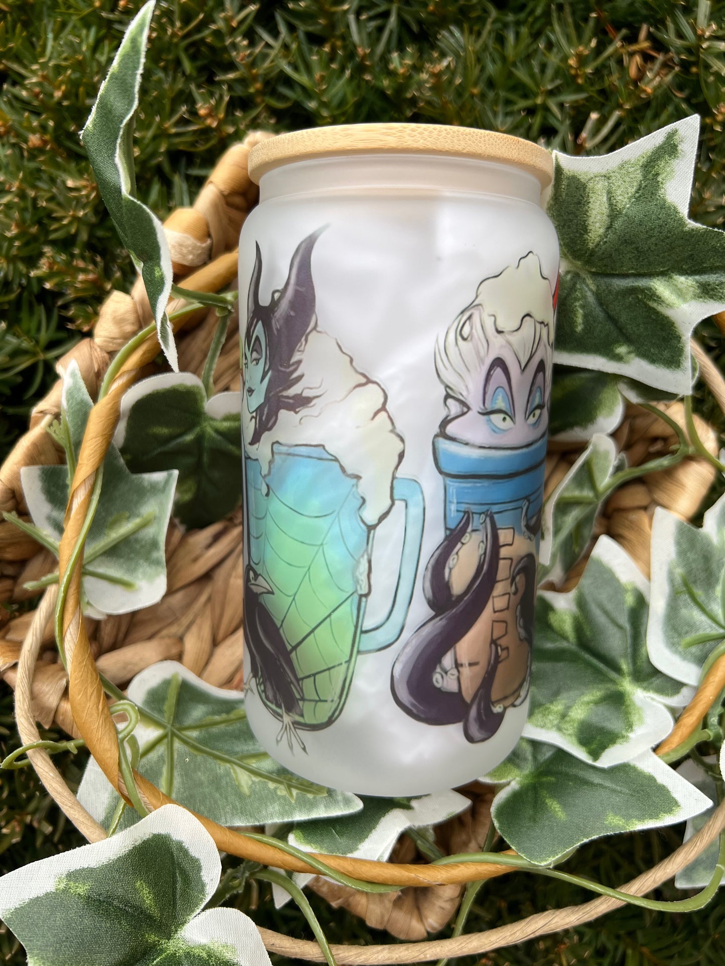 Villains Latte Frosted Can