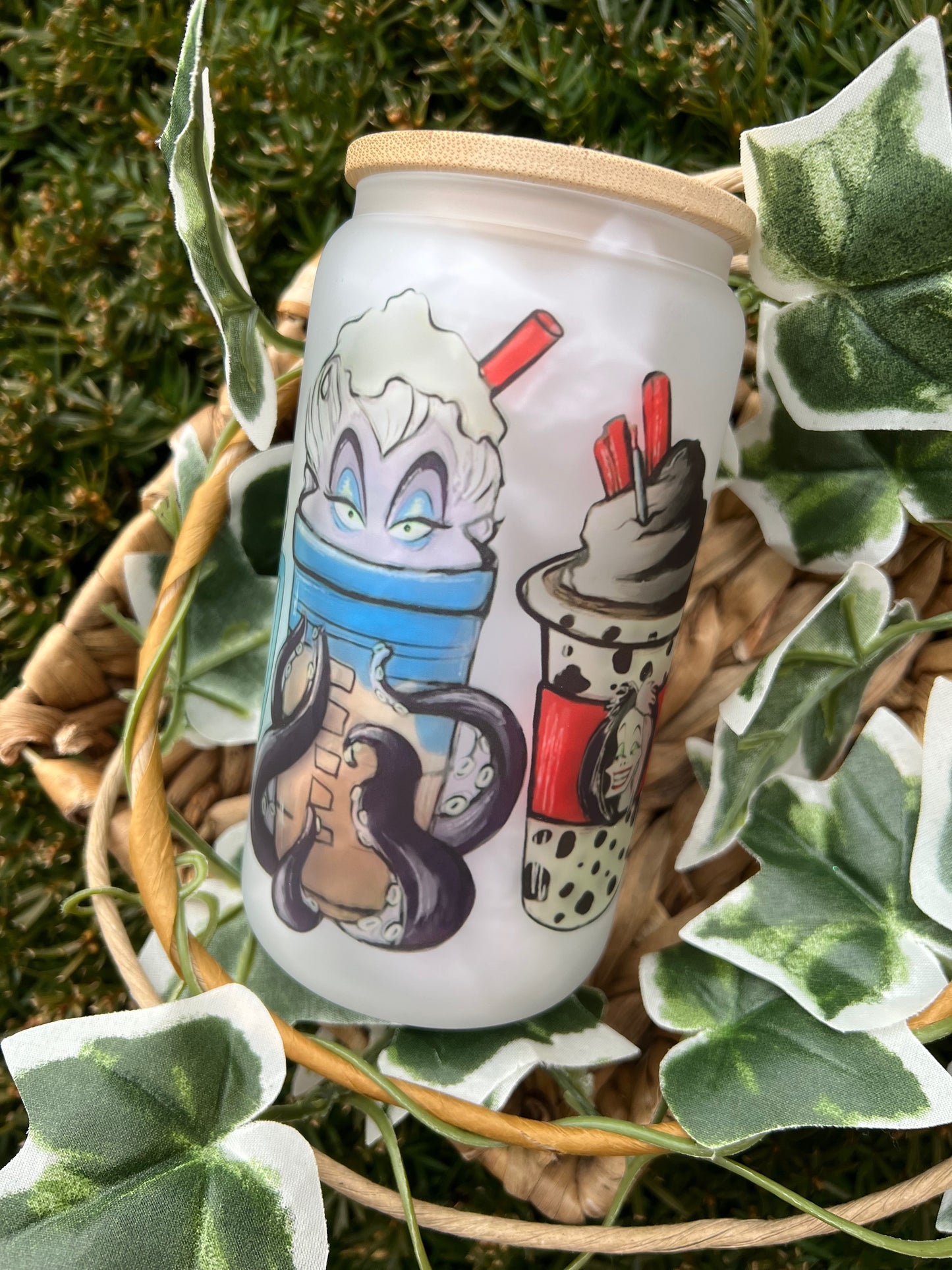 Villains Latte Frosted Can